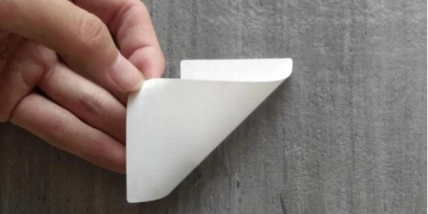 家具不幹膠標簽（qiān）的基礎應用和材料選擇