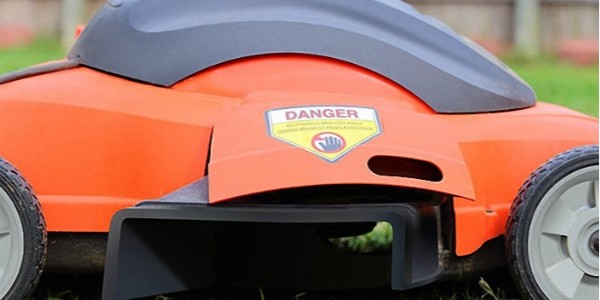 PVC不幹膠材料與珠（zhū）光膜（mó）有什麽不同？